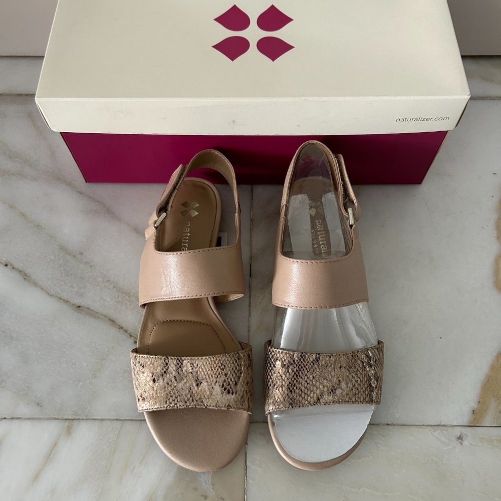 NEW Naturalizer Women's Lanna Sandal, Taupe - Picture 2 of 4